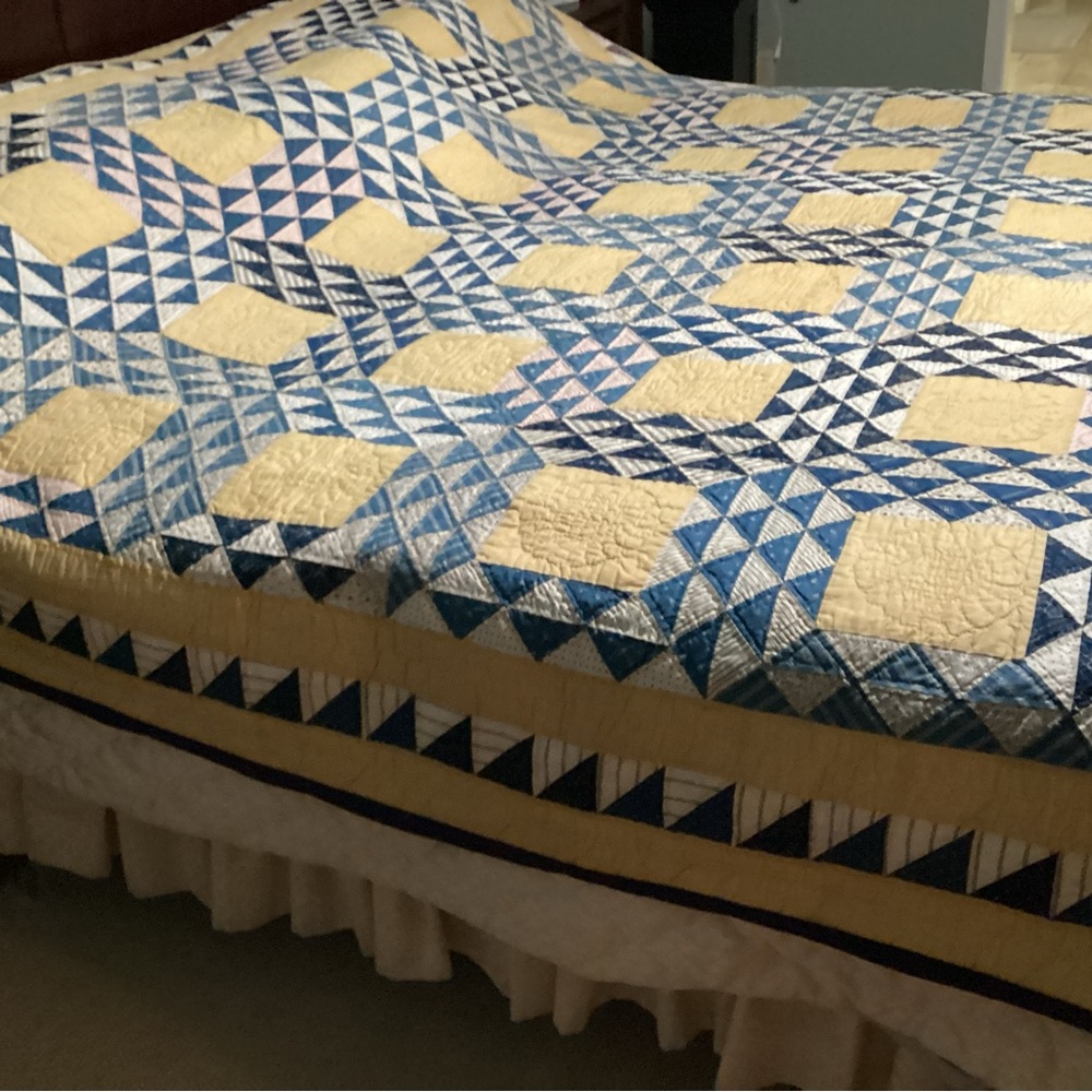 Blue and Cream Geometric Quilt Bedding - Picture 1 of 16